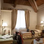 Selva Candida فندق 3*